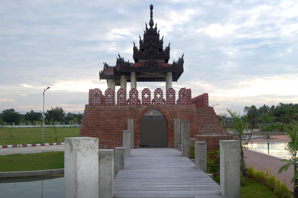 Man Myanmar Hotel Naypyidaw Esterno foto