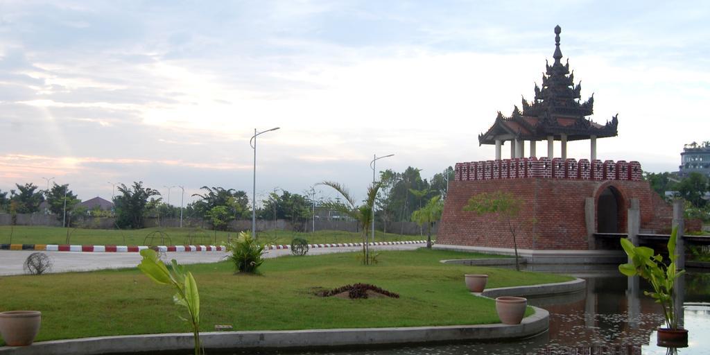 Man Myanmar Hotel Naypyidaw Esterno foto