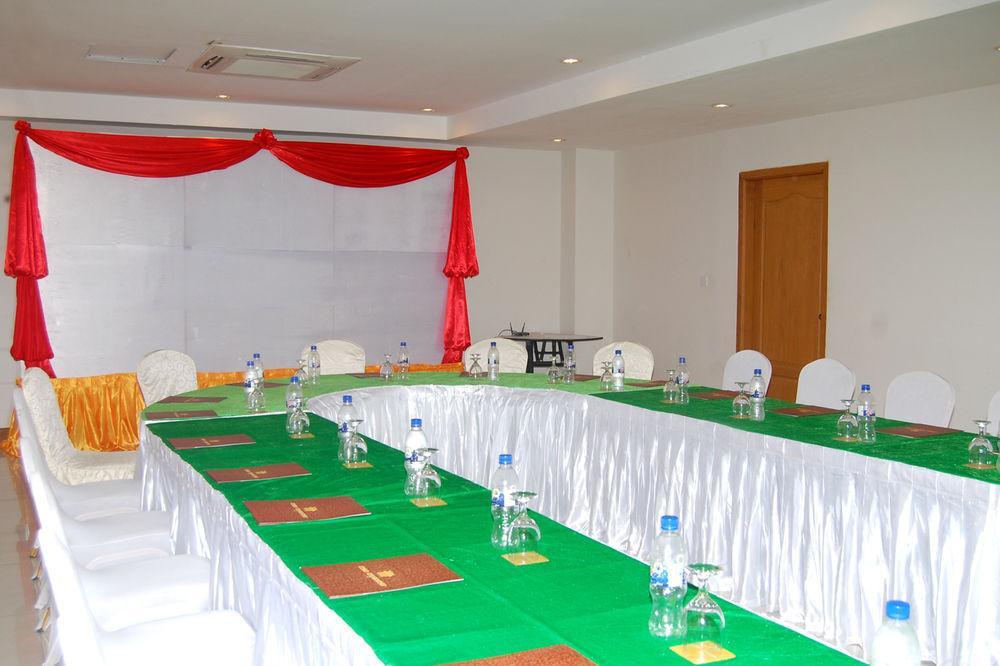 Man Myanmar Hotel Naypyidaw Esterno foto