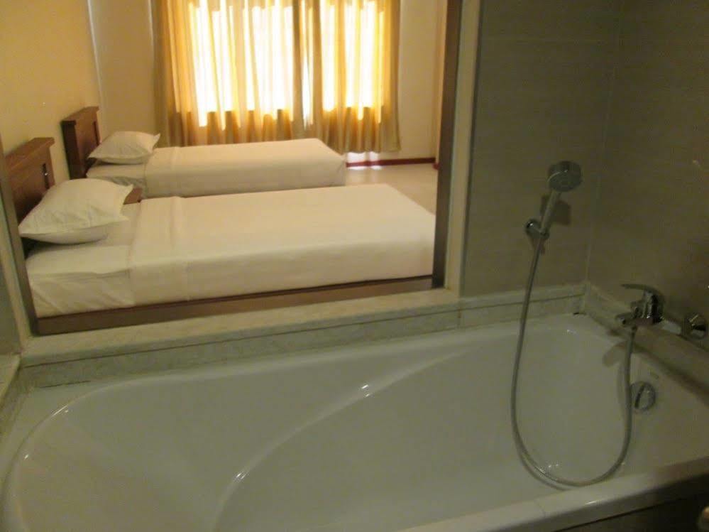 Man Myanmar Hotel Naypyidaw Esterno foto