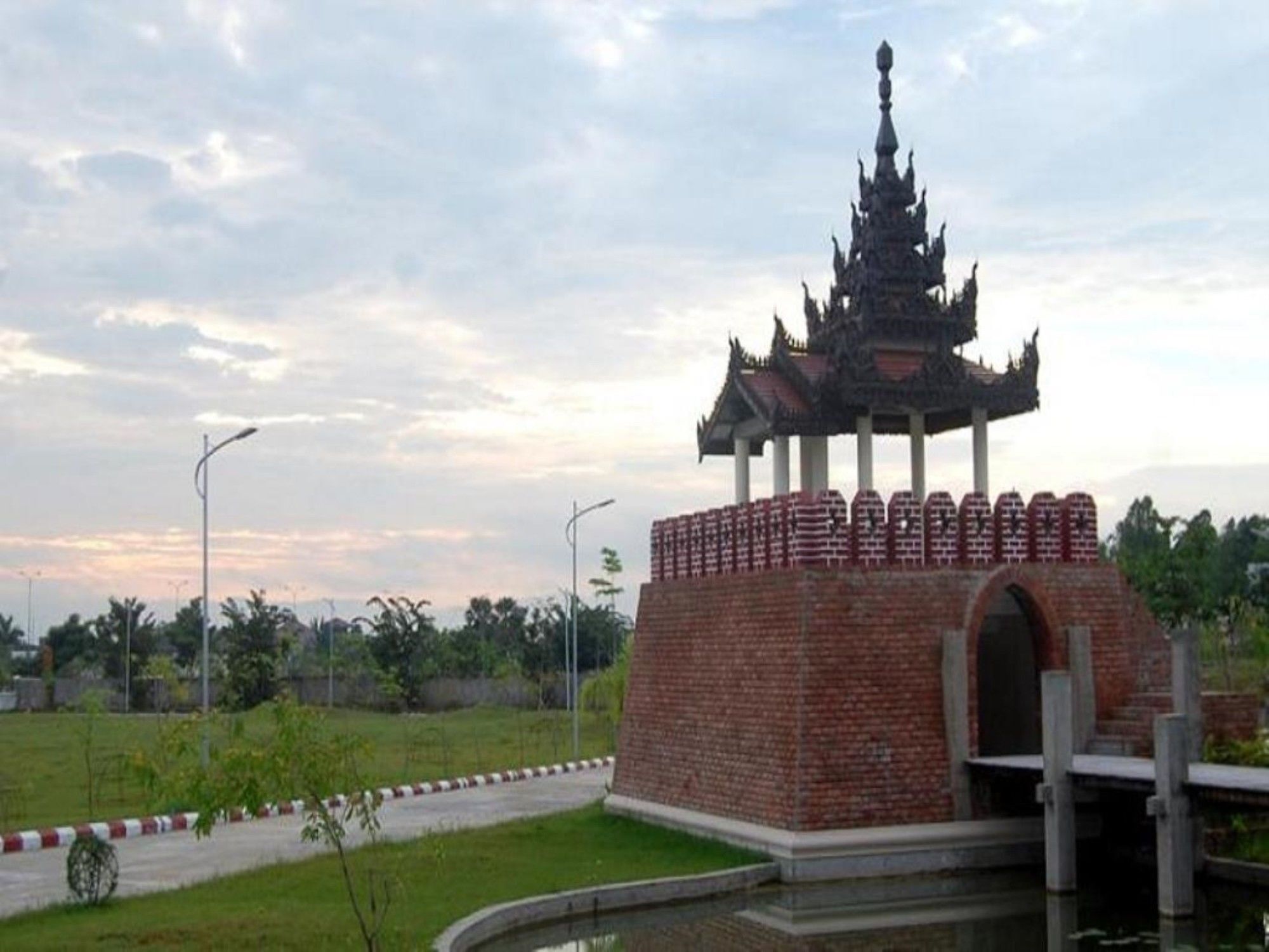 Man Myanmar Hotel Naypyidaw Esterno foto
