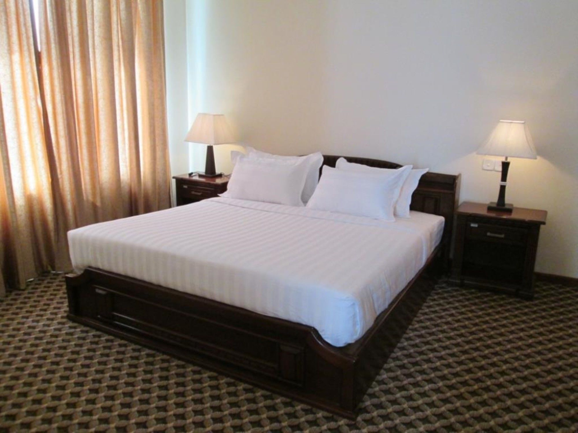 Man Myanmar Hotel Naypyidaw Esterno foto
