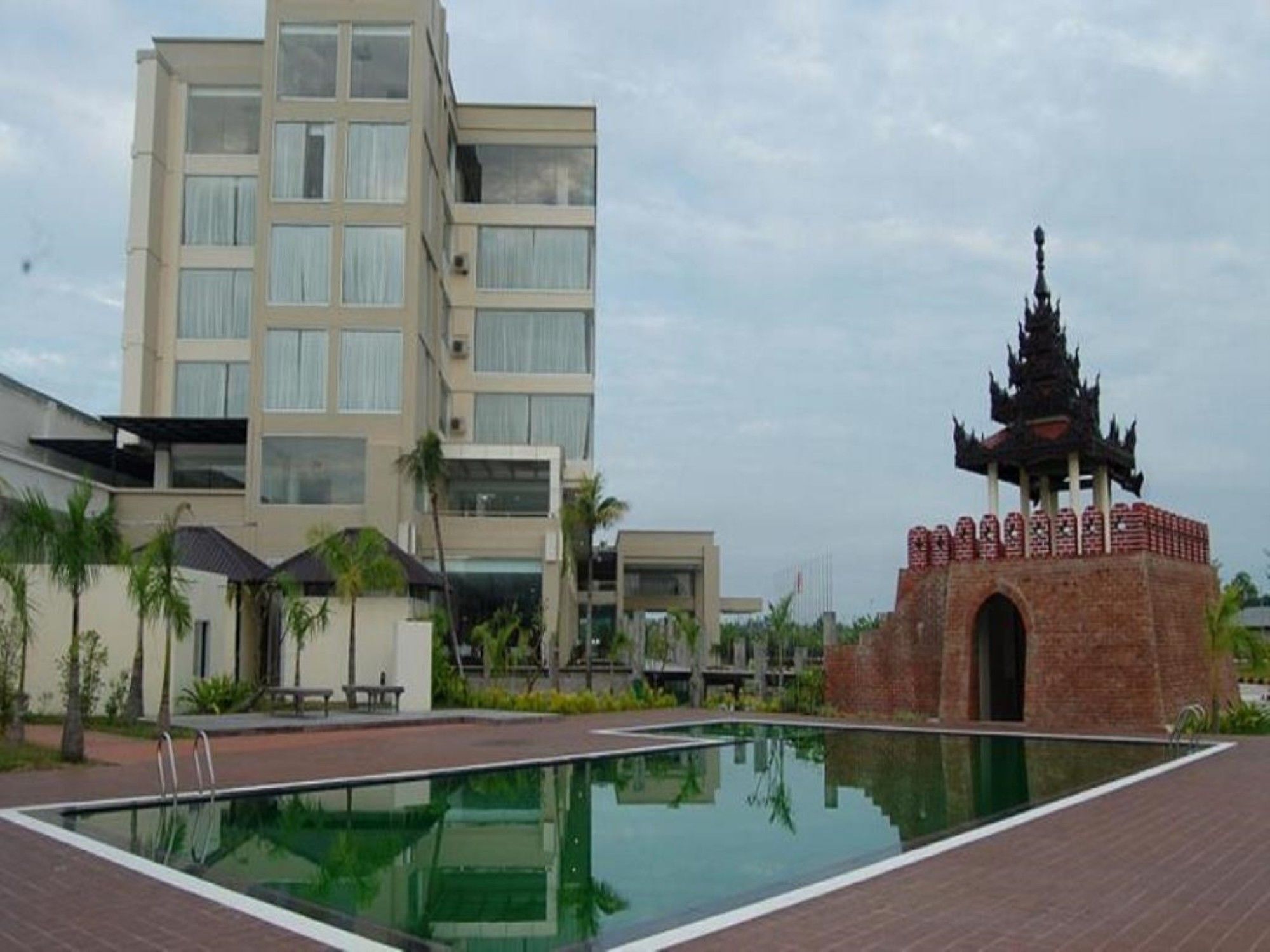 Man Myanmar Hotel Naypyidaw Esterno foto